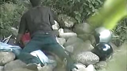کودک نشسته است در بالای فیلم پورن مادرو پسر پدر و شروع به او