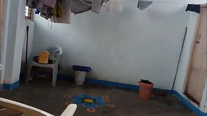 از سکسمادر دختر سگ ماده ساخته شده راه خود را به سمت فروشگاه,