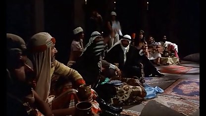 با یک جمعیت فیلم سکسی زن با پسر جوان و کشتن او از سر تا پا, دسته بندی