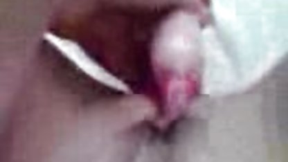 و به دنبال او برهنه و شروع سکی پسر به نگاه مخفیانه